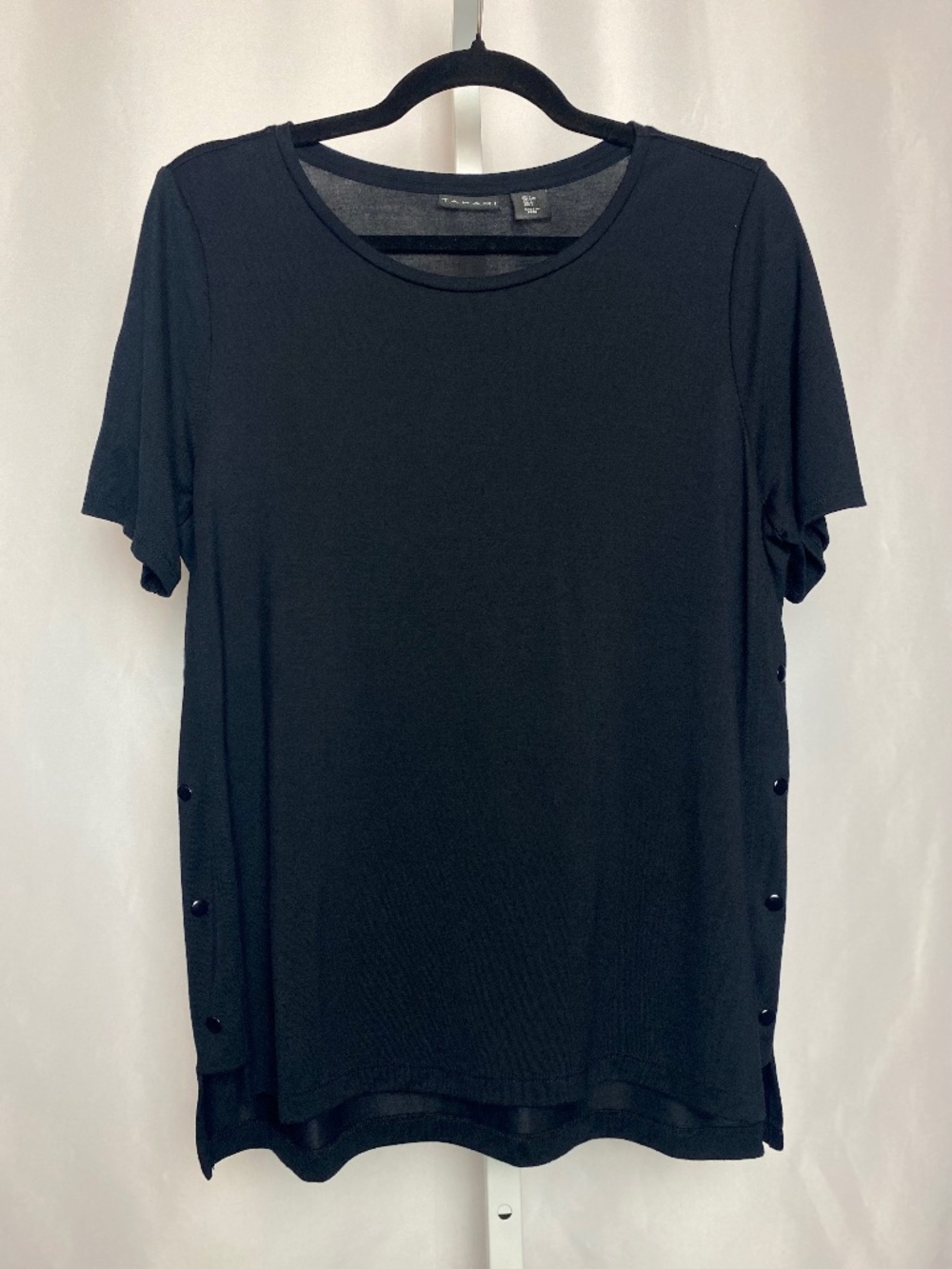 Tahari Womenʻs Black Crew Neck Minimalist Short Sleeve Side Snap Detail Blouse L